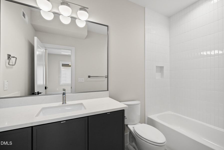 28 - 407 Waldo - Third Bathroom