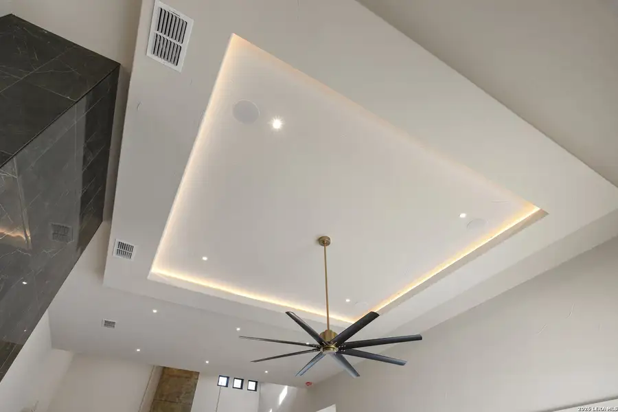 Close-up of interior finishes inside a home in , Canyon Lake (Image 25).