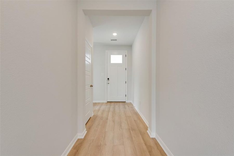 Spacious, unfurnished interior of a new home in Walden Pond, Forney (Image 20). Spacious, unfurnished interior of a new home in Walden Pond, Forney (Image 20).