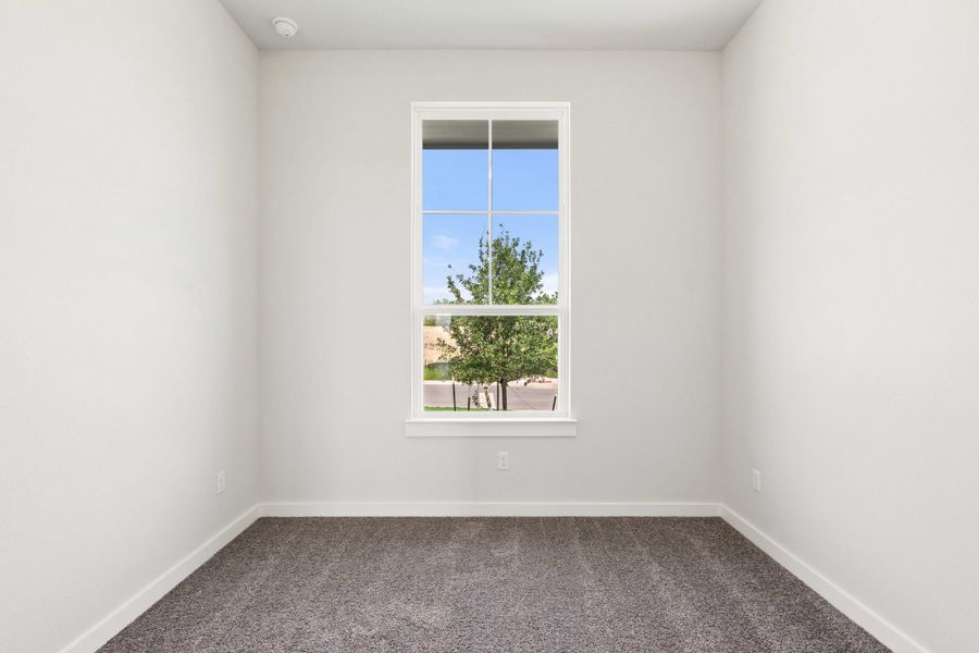 Spacious, unfurnished interior of a new home in Wolf Ranch, Georgetown (Image 52).