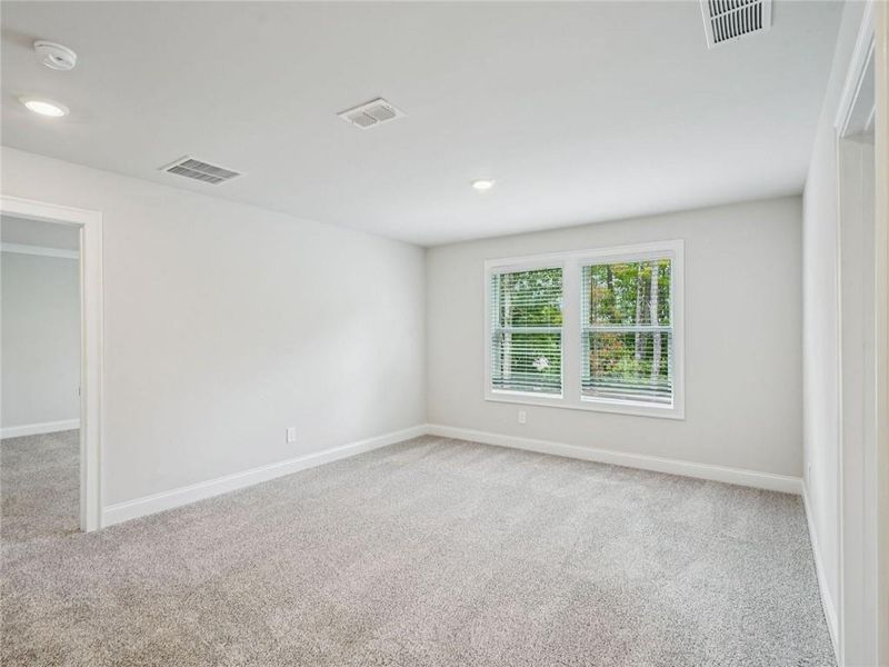 Spacious, unfurnished interior of a new home in , Lawrenceville (Image 12).