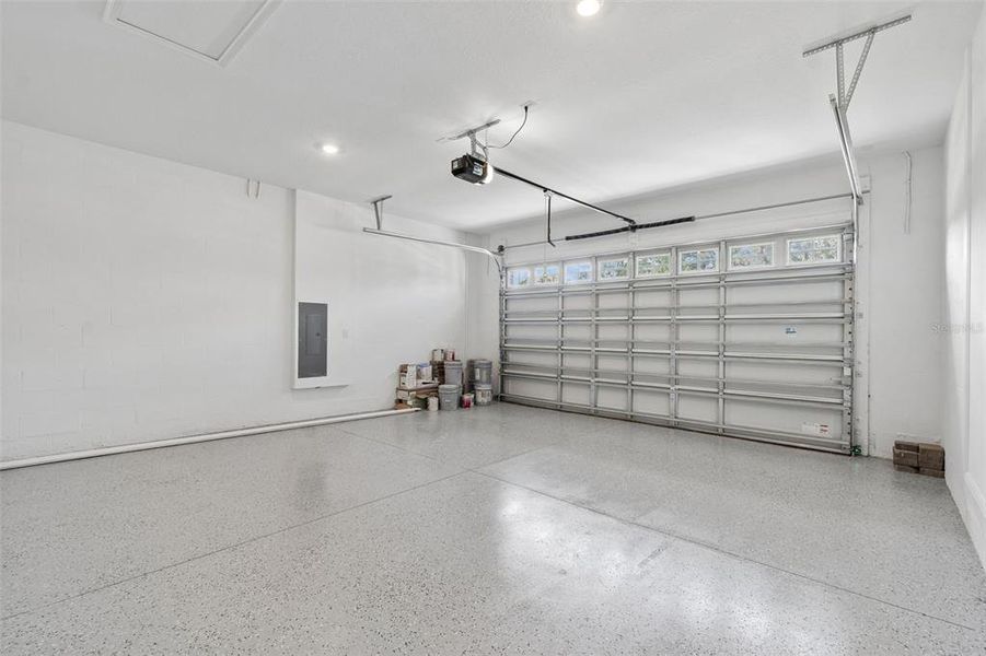 Spacious, unfurnished interior of a new home in Southern Hills Plantation, Brooksville (Image 13).