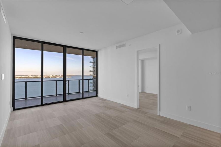 Spacious, unfurnished interior of a new home in , Tampa (Image 58). Spacious, unfurnished interior of a new home in , Tampa (Image 58).