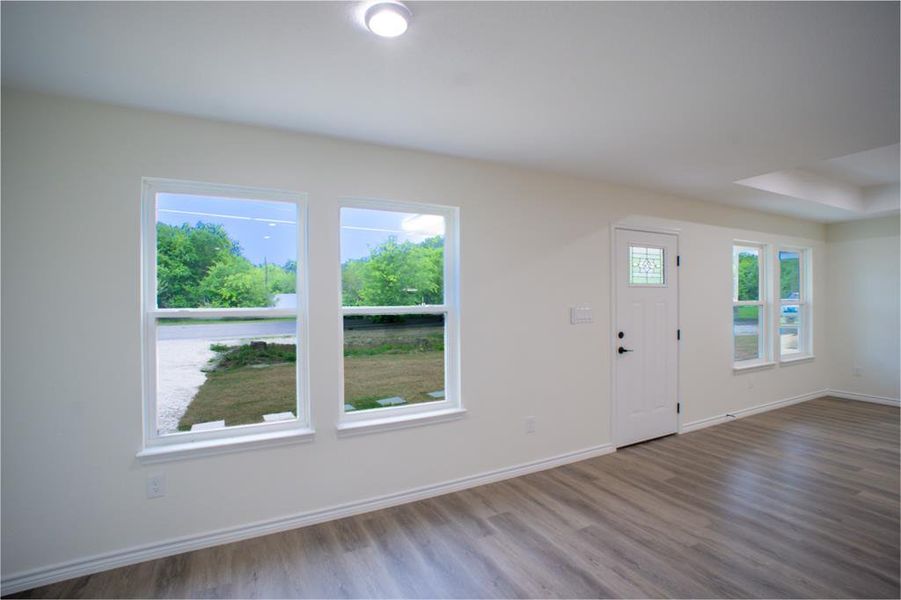 Spacious, unfurnished interior of a new home in , Mexia (Image 16).