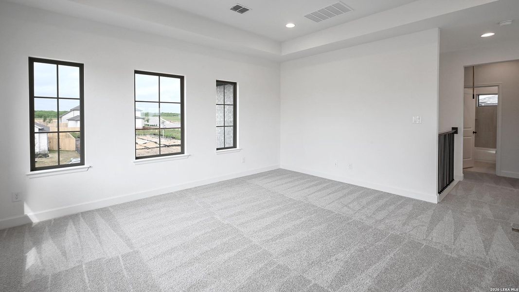 Spacious, unfurnished interior of a new home in The Parklands, Schertz (Image 24).