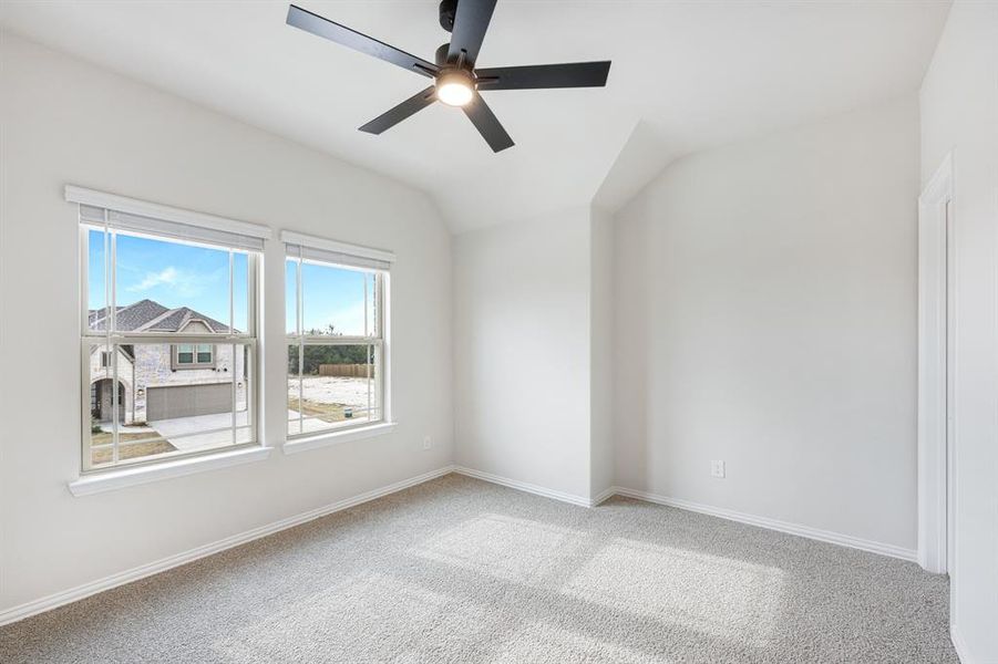 Spacious, unfurnished interior of a new home in Liberty, Melissa (Image 30).