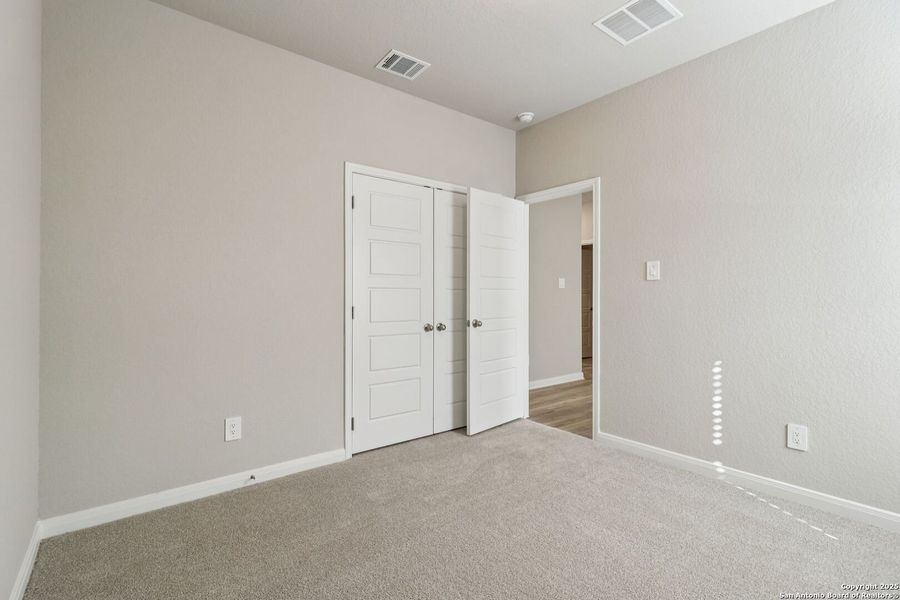Spacious, unfurnished interior of a new home in Catalina, Converse (Image 28).