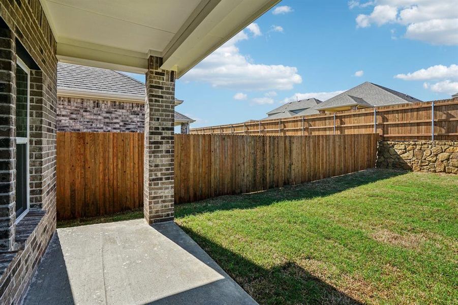 Exterior details and patio area of a home in Lone Oak, Alvarado (Image 4). Exterior details and patio area of a home in Lone Oak, Alvarado (Image 4).