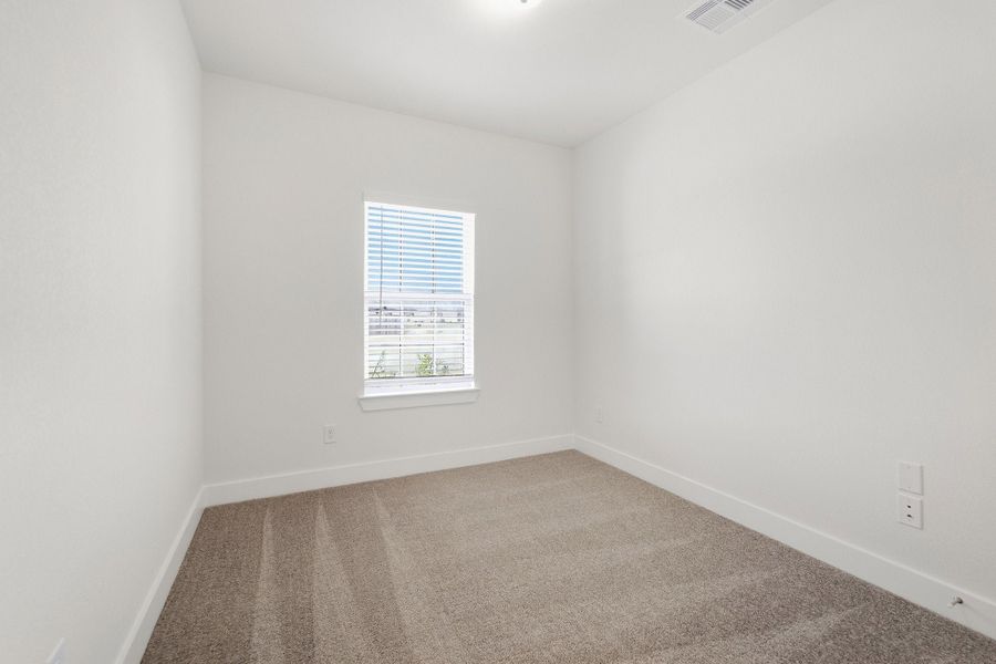 Spacious, unfurnished interior of a new home in Pecan Estates, Crosby (Image 23).