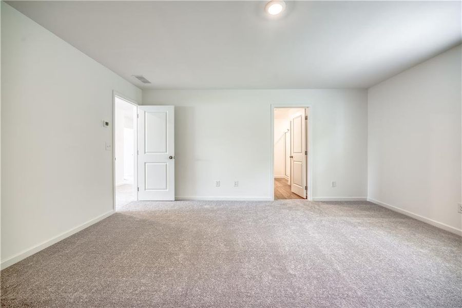 Spacious, unfurnished interior of a new home in Watson Farms, Loganville (Image 16). Spacious, unfurnished interior of a new home in Watson Farms, Loganville (Image 16).
