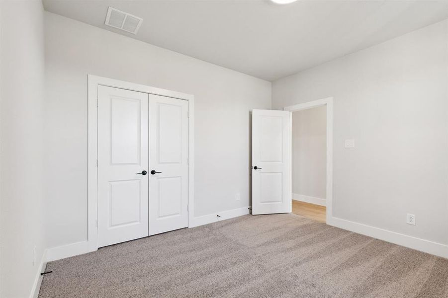 Spacious, unfurnished interior of a new home in Ellis Ranch Estates, Waxahachie (Image 27).