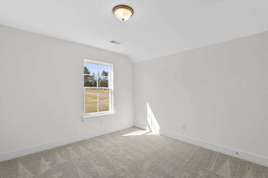 Spacious, unfurnished interior of a new home in Hancock Farms, Aiken (Image 41).