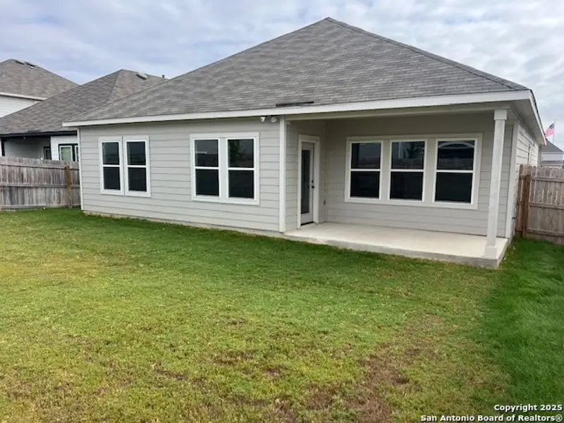 Exterior details and patio area of a home in Cordova Trails, Seguin (Image 3).