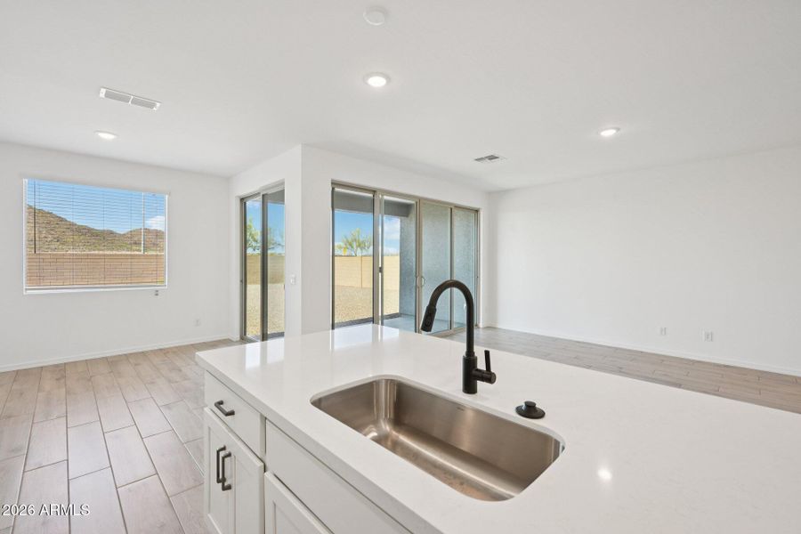 15-web-or-mls-77th Dr-S1403-015