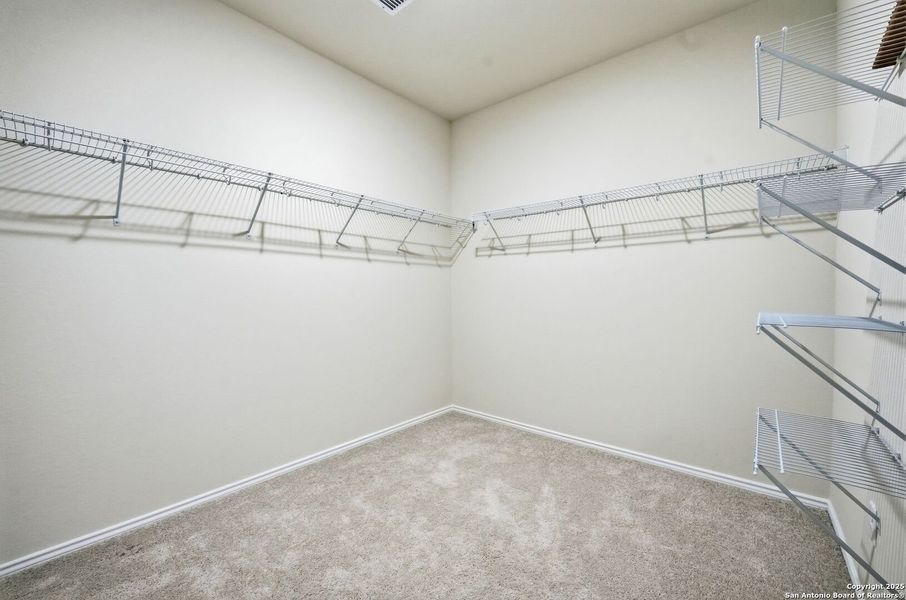 Spacious, unfurnished interior of a new home in Cinco Lakes, San Antonio (Image 23). Spacious, unfurnished interior of a new home in Cinco Lakes, San Antonio (Image 23).