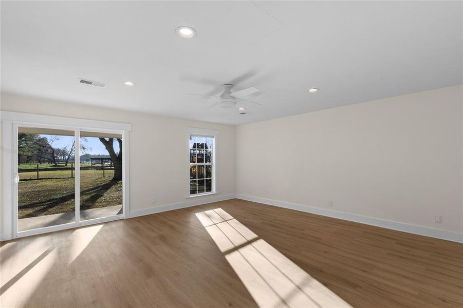 Spacious, unfurnished interior of a new home in , Gun Barrel City (Image 22).