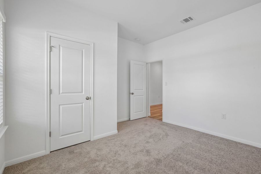 Spacious, unfurnished interior of a new home in Lisso, Pflugerville (Image 32).