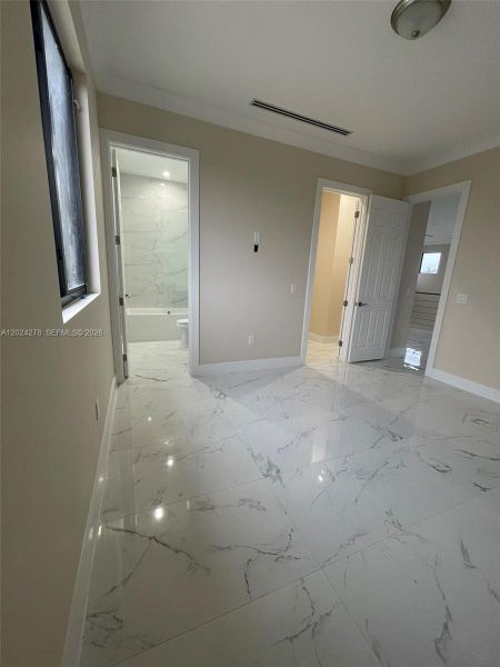 Spacious, unfurnished interior of a new home in , Miami (Image 21).