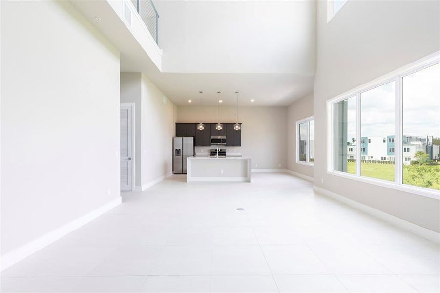 Spacious, unfurnished interior of a new home in , Reunion (Image 16). Spacious, unfurnished interior of a new home in , Reunion (Image 16).
