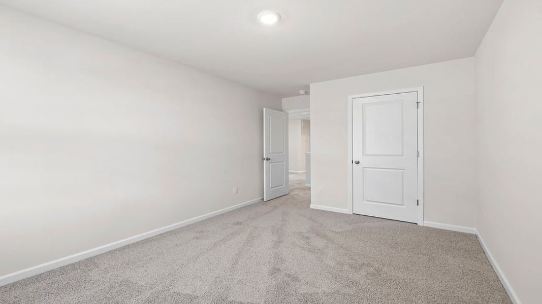 Spacious, unfurnished interior of a new home in Cedar Gap, Fountain Inn (Image 23).