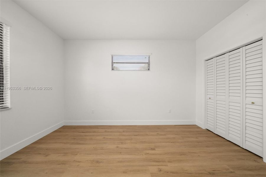 Spacious, unfurnished interior of a new home in , Sebring (Image 23).