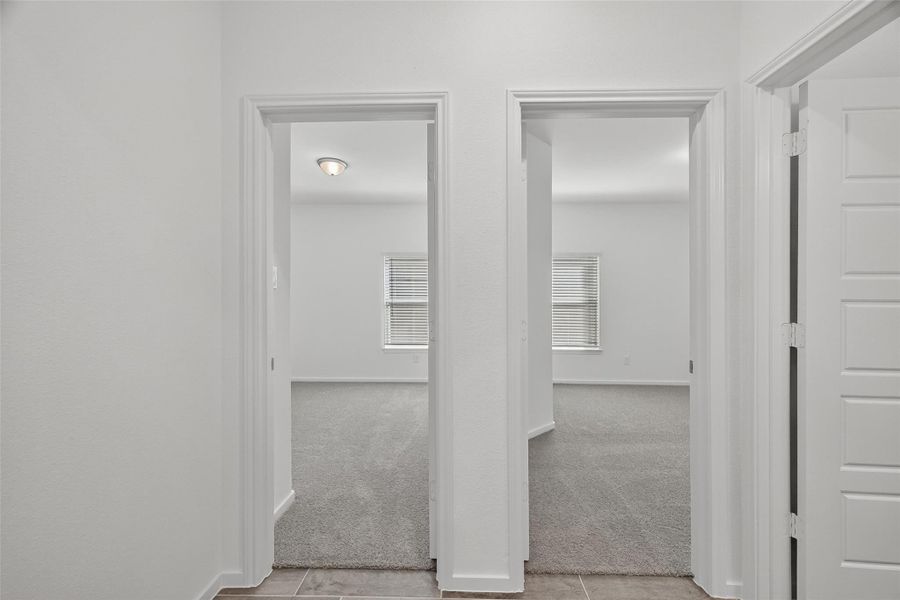 Spacious, unfurnished interior of a new home in Rollingbrook Estates, Baytown (Image 30).