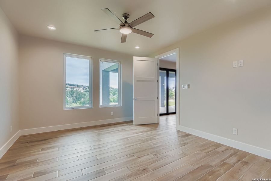 Spacious, unfurnished interior of a new home in , San Antonio (Image 21).