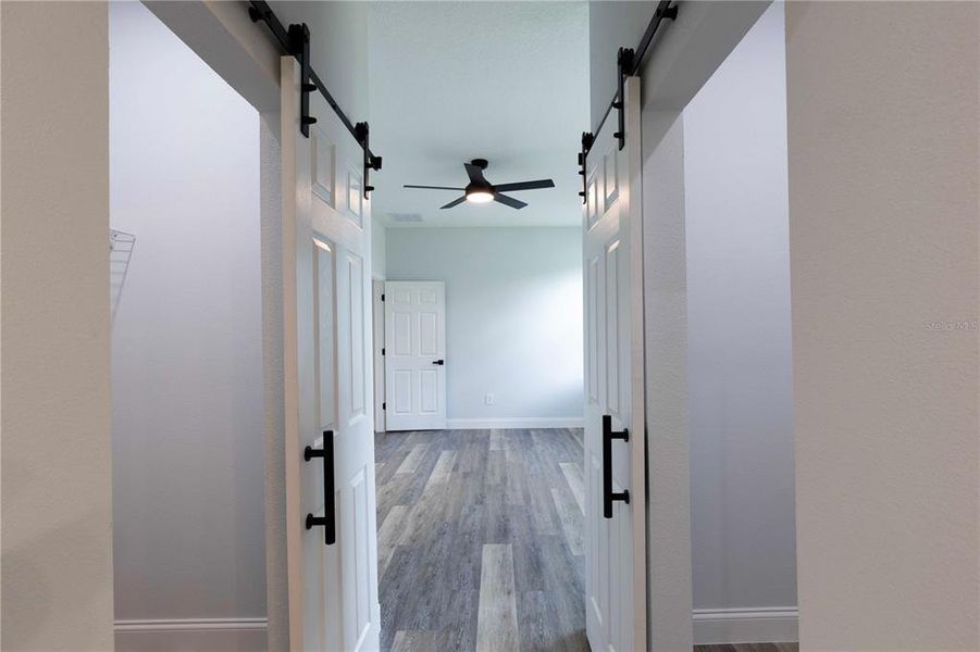 Spacious, unfurnished interior of a new home in , North Port (Image 32).