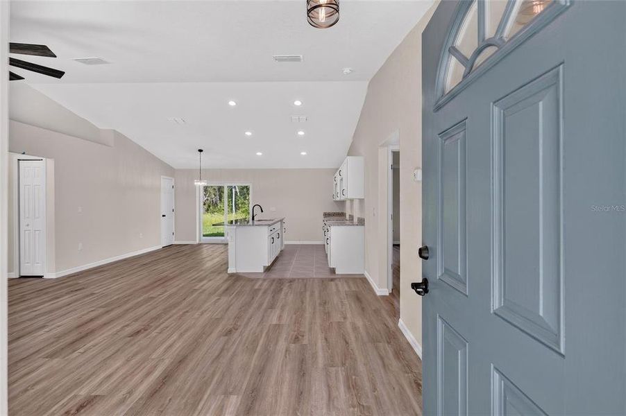 Spacious, unfurnished interior of a new home in , Ocklawaha (Image 14).