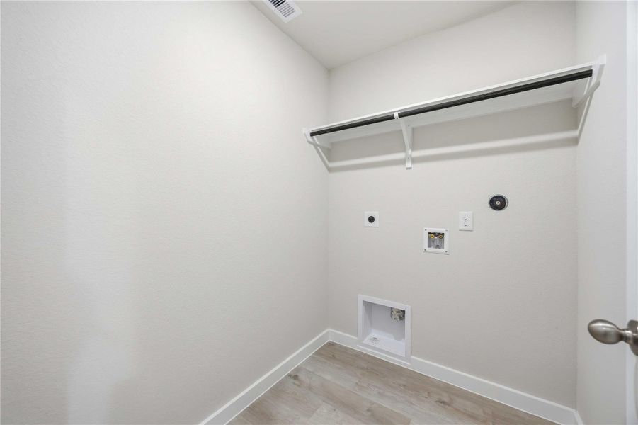 Spacious, unfurnished interior of a new home in Tejas Village, Beasley (Image 20).