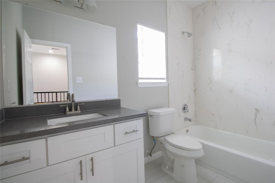 Image 8 of a home in .