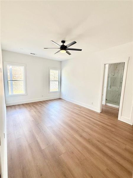 Spacious, unfurnished interior of a new home in , Dahlonega (Image 8).