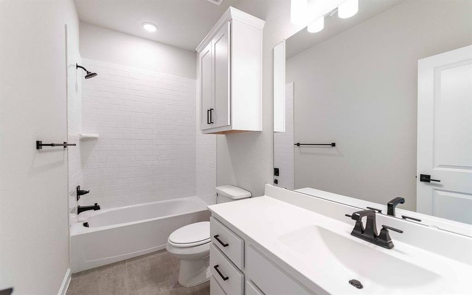 Furnished interior view inside a new home in Heath Golf & Yacht Club, Forney (Image 2).