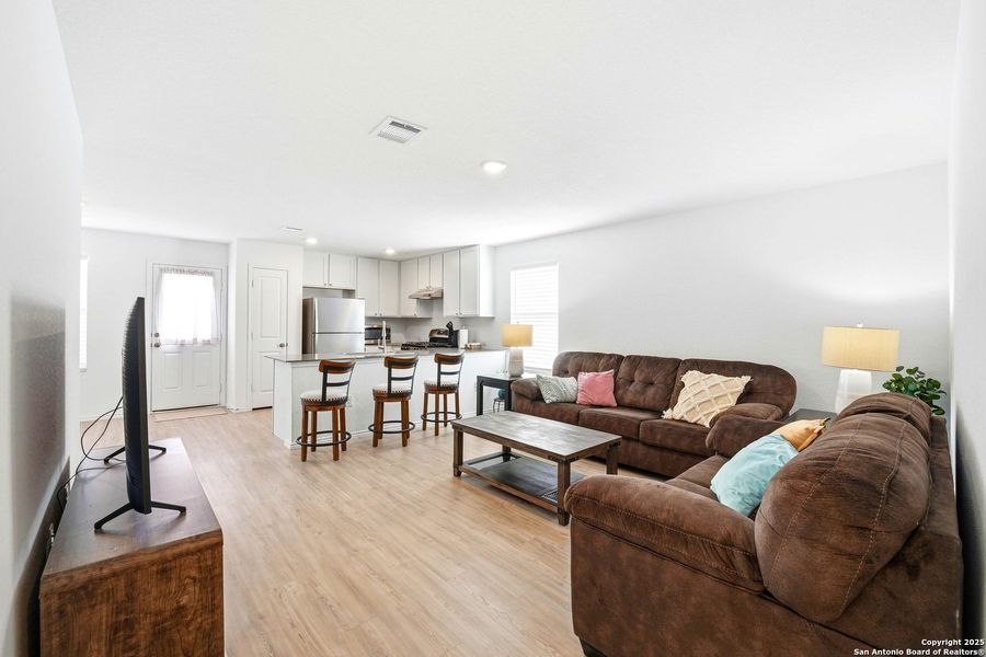 Furnished interior view inside a new home in Lodi Grove, Floresville (Image 12).
