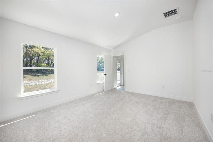Spacious, unfurnished interior of a new home in Briarwood, Alachua (Image 23).