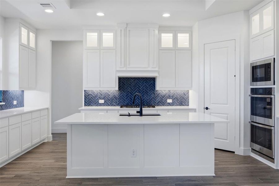 Furnished interior view inside a new home in , Waxahachie (Image 3).