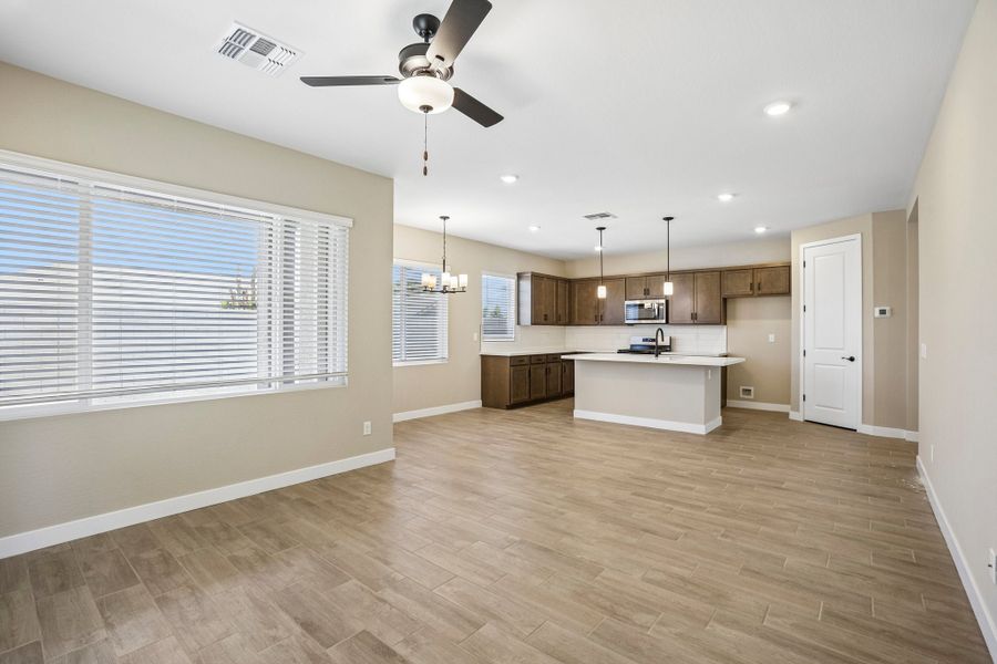 3br New Home in Mesa, AZ.  - Slide 4