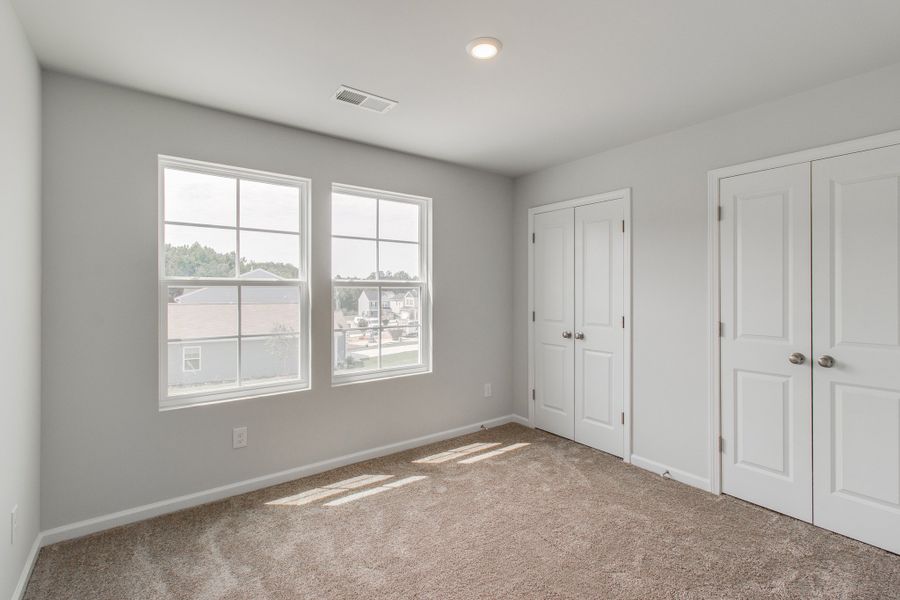 Spacious, unfurnished interior of a new home in Bluefield, Lexington (Image 31).
