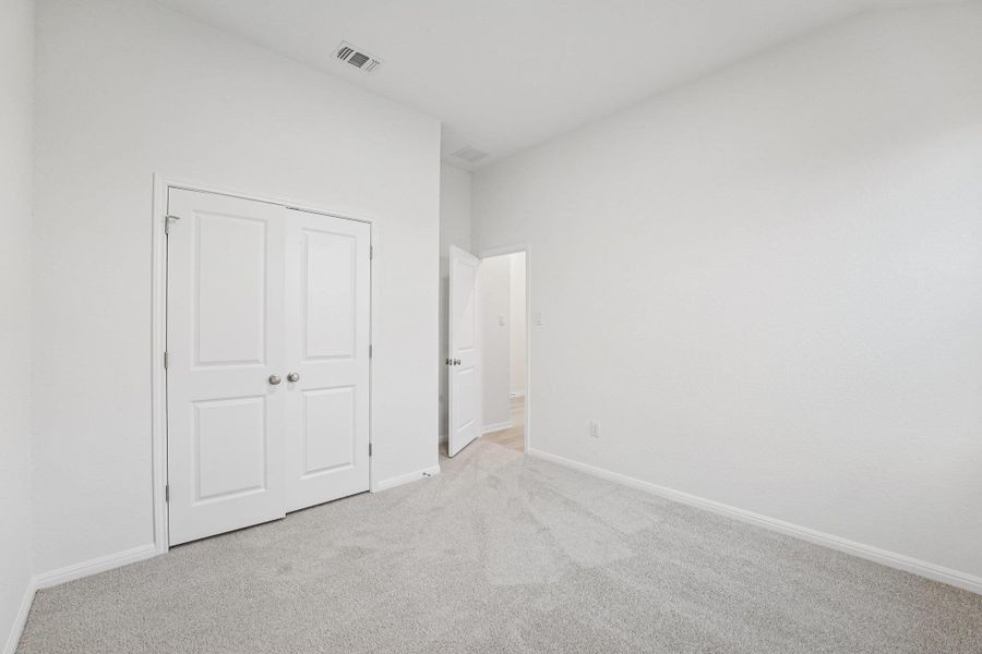 Spacious, unfurnished interior of a new home in Crosswinds, Kyle (Image 27).