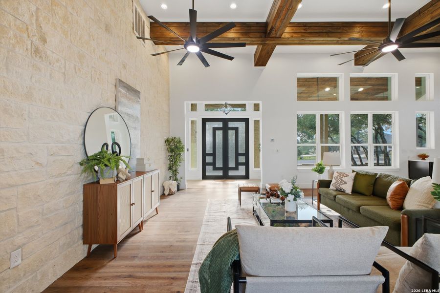 Furnished interior view inside a new home in , Blanco (Image 13).