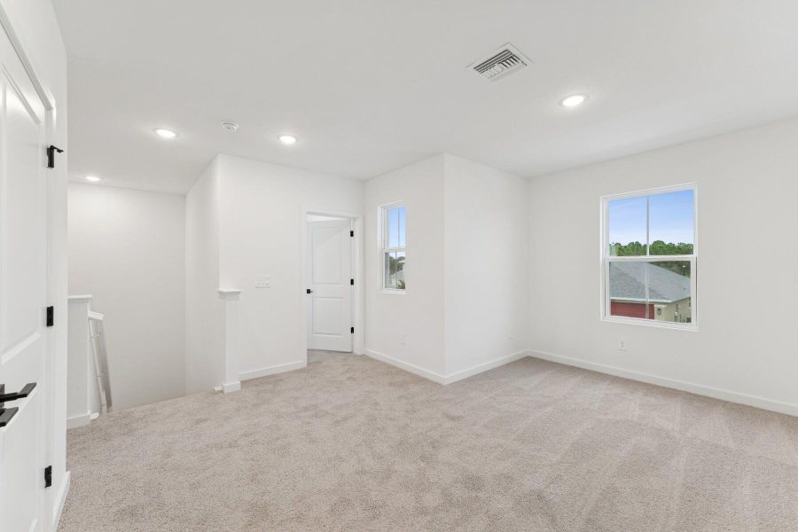 Spacious, unfurnished interior of a new home in , Fort Pierce (Image 22).