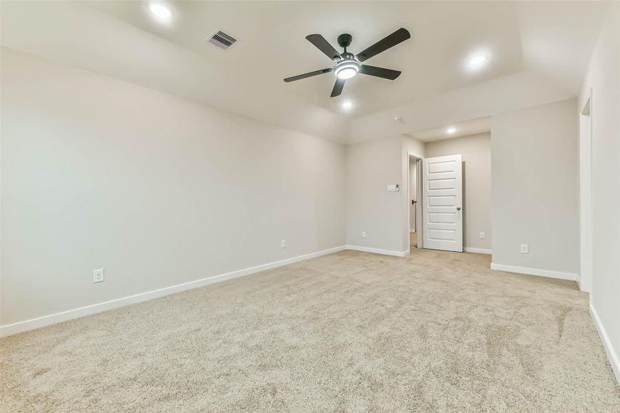 Spacious, unfurnished interior of a new home in , Missouri City (Image 30).