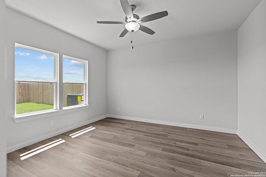 Spacious, unfurnished interior of a new home in Weltner Farms 50’s, New Braunfels (Image 16).