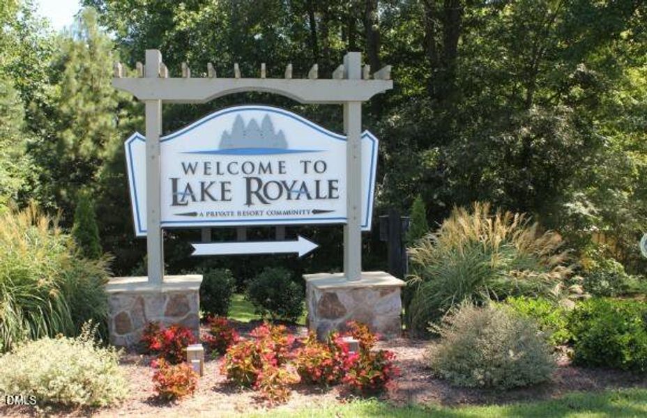 Welcone to BEAUTIFUL LAKE ROYALE Welcone to BEAUTIFUL LAKE ROYALE