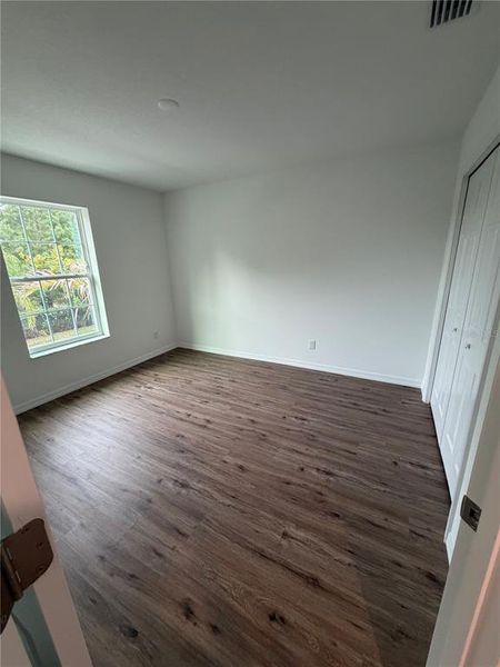 Spacious, unfurnished interior of a new home in , Bradenton (Image 5).