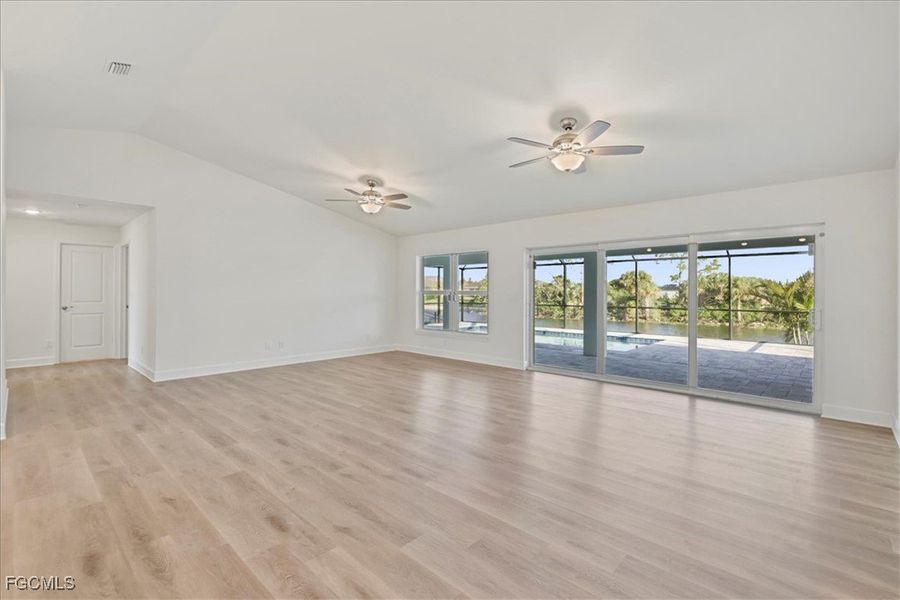 Spacious, unfurnished interior of a new home in Cape Coral, Cape Coral (Image 17).