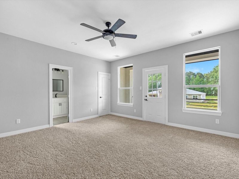 Spacious, unfurnished interior of a new home in , Dayton (Image 13).