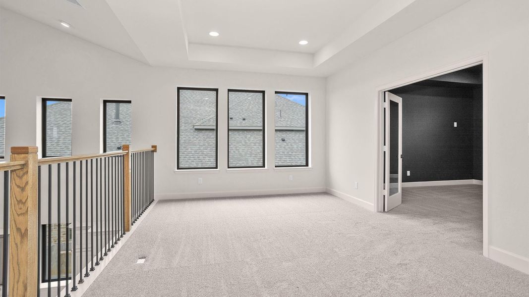 Spacious, unfurnished interior of a new home in Valencia, Manvel (Image 14).
