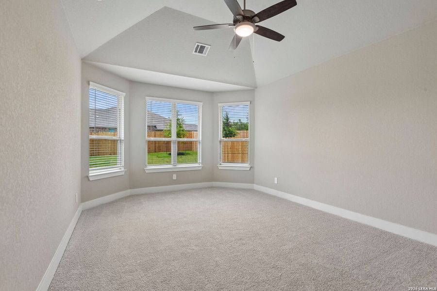 Spacious, unfurnished interior of a new home in Fox Falls, Boerne (Image 48). Spacious, unfurnished interior of a new home in Fox Falls, Boerne (Image 48).