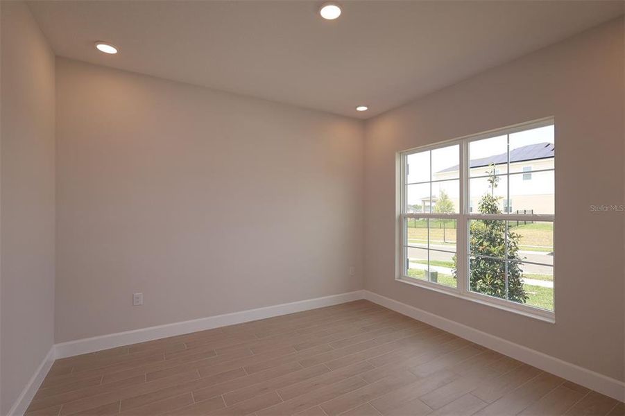 Spacious, unfurnished interior of a new home in Wolf Lake Ranch, Apopka (Image 8). Spacious, unfurnished interior of a new home in Wolf Lake Ranch, Apopka (Image 8).